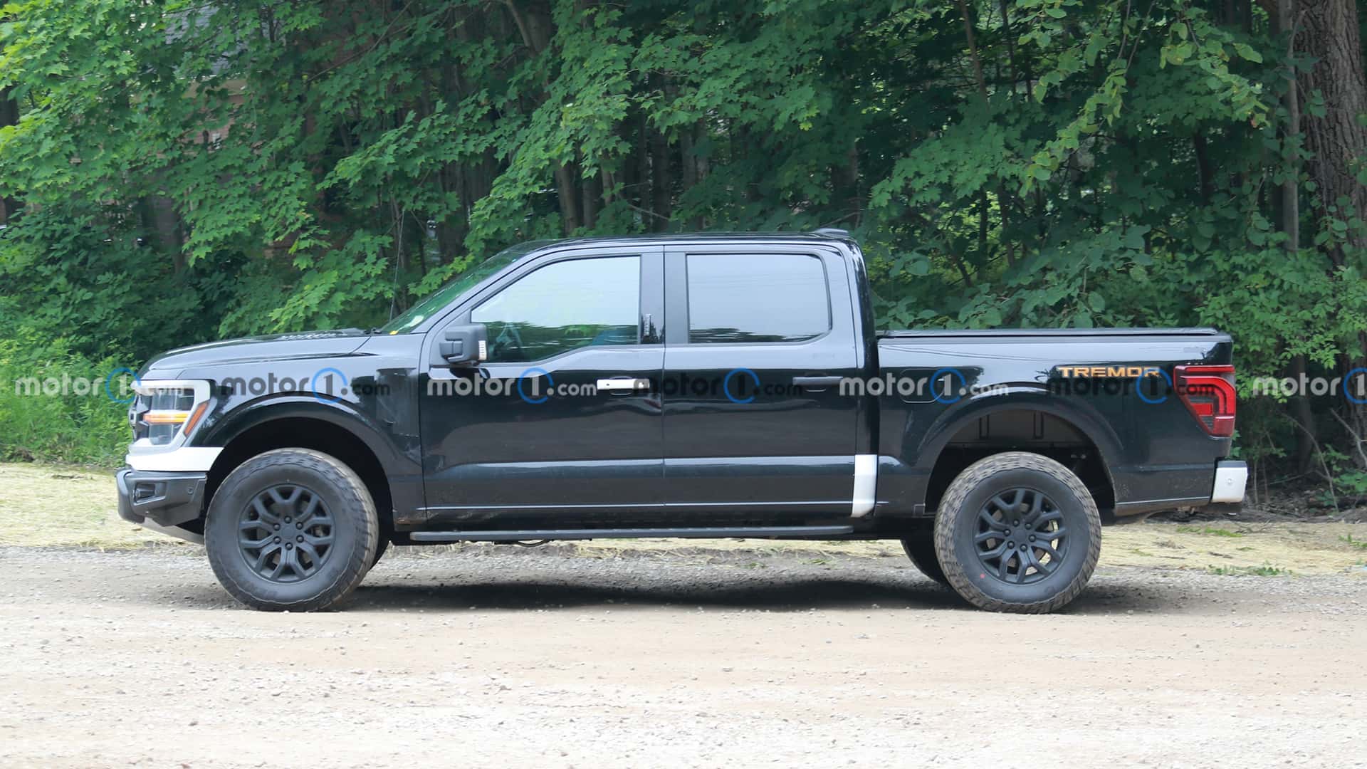 فورد F-150 موديل 2024 فيس ليفت الجديد يظهر بدون تمويهات أثناء اختباره 7