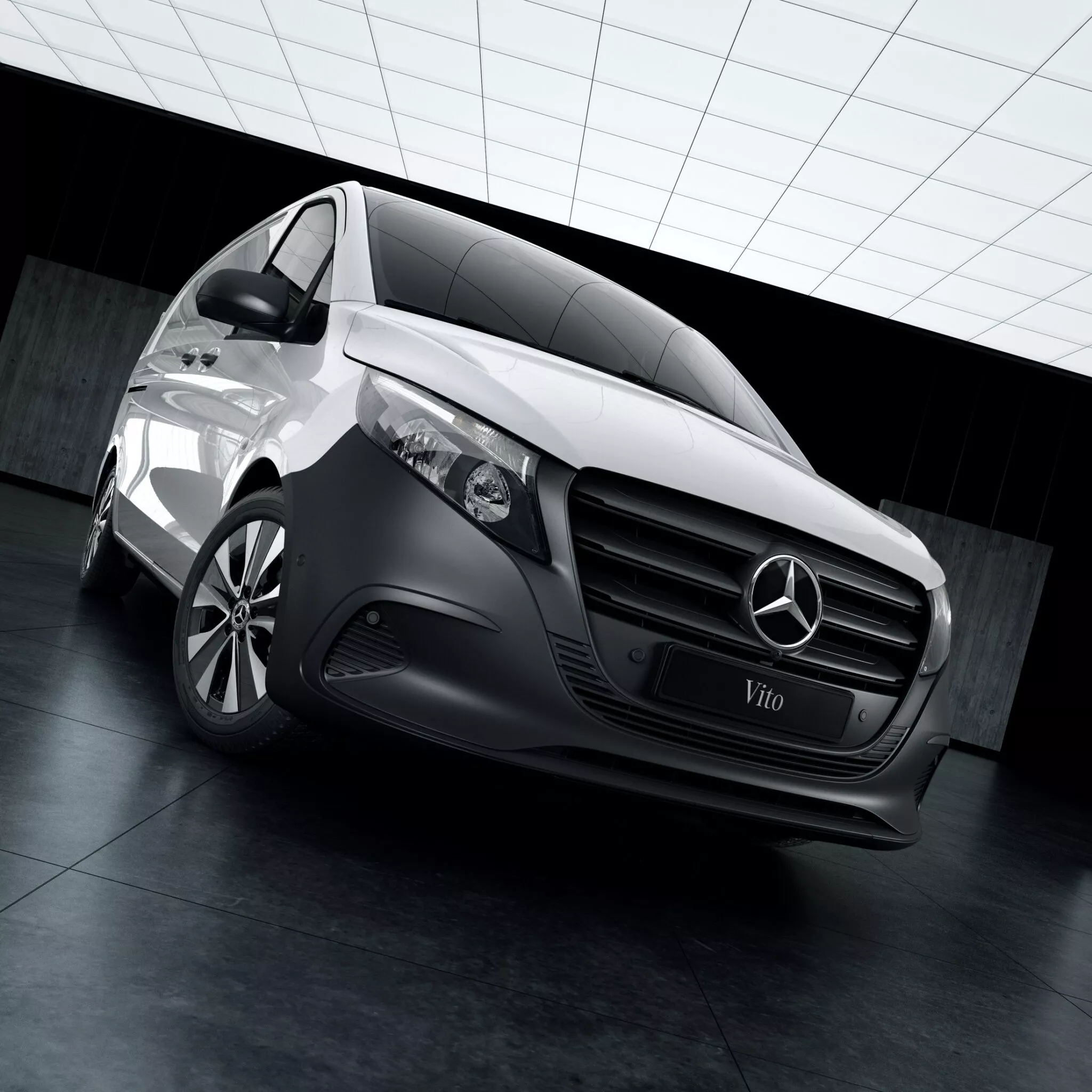 مرسيدس V-Class موديل 2024 ينطلق رسمياً بخارجية محدثة وداخلية أفخم 13