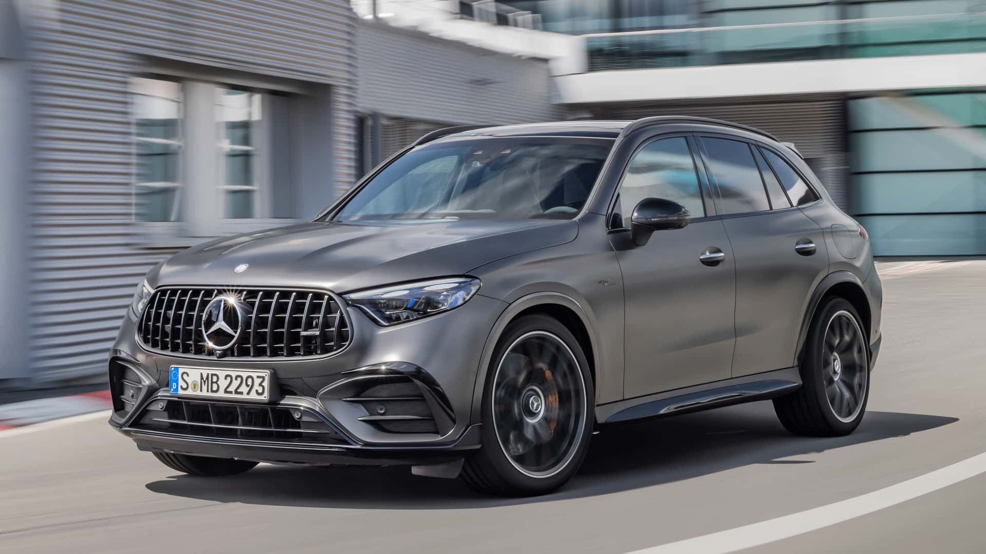 مرسيدس AMG GLC الرياضية الجديدة تنطلق بأقوى محرك 4 سلندر في العالم