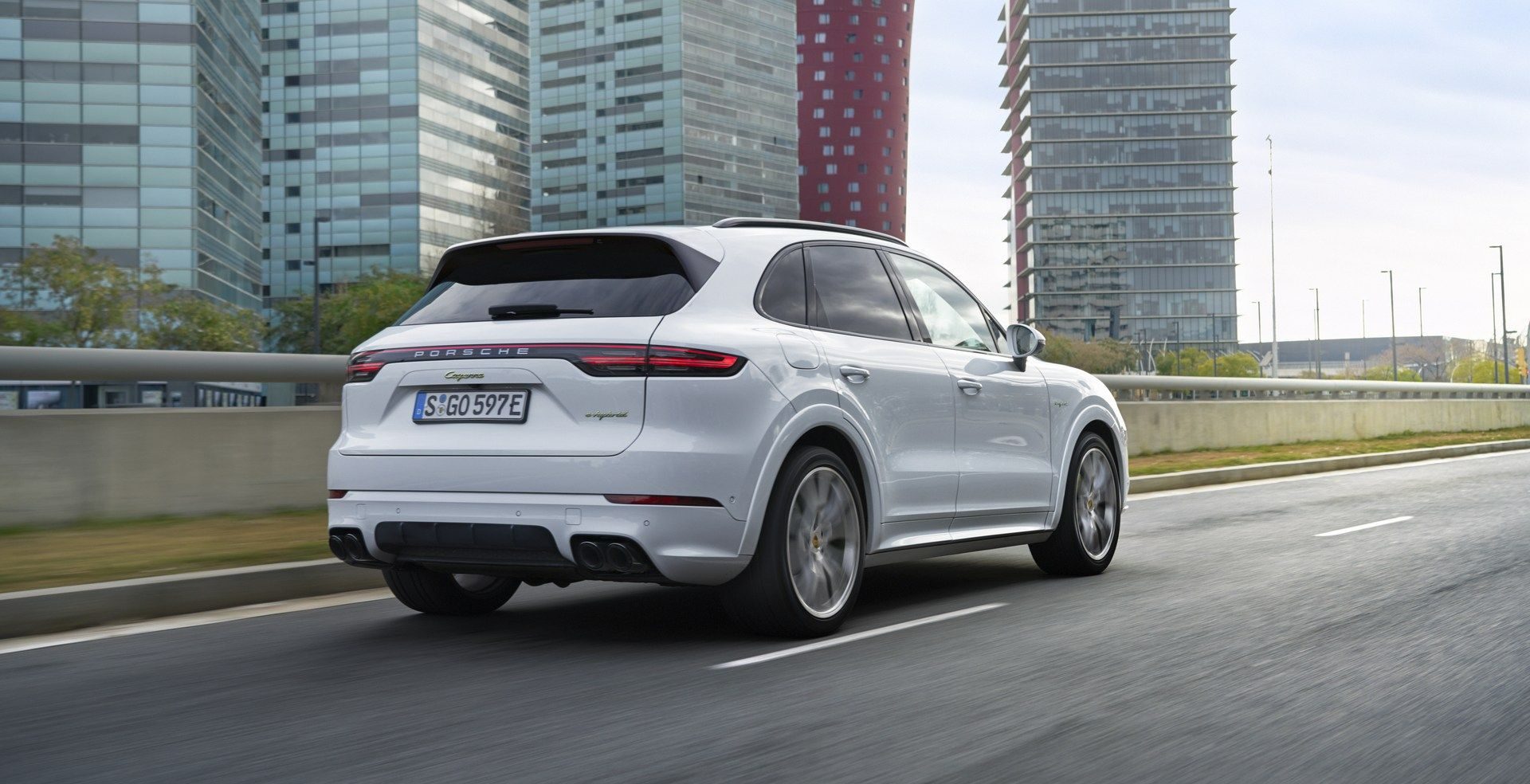 بورش كايين 2019: تعرف على أسعار "porsche cayenne" في السعودية 4