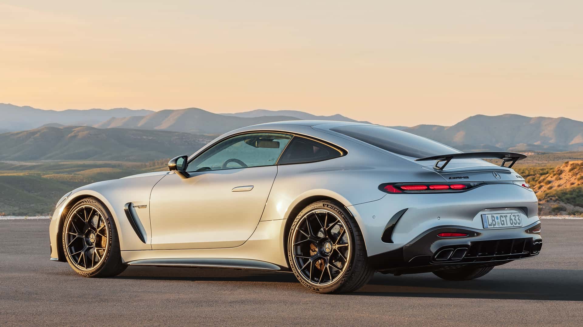 مرسيدس AMG GT 2024 كوبيه الجديدة تنطلق رسمياً بقوة قصوى 577 حصان 1