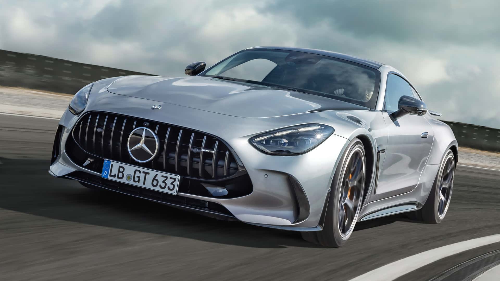 مرسيدس AMG GT 2024 كوبيه الجديدة تنطلق رسمياً بقوة قصوى 577 حصان 12