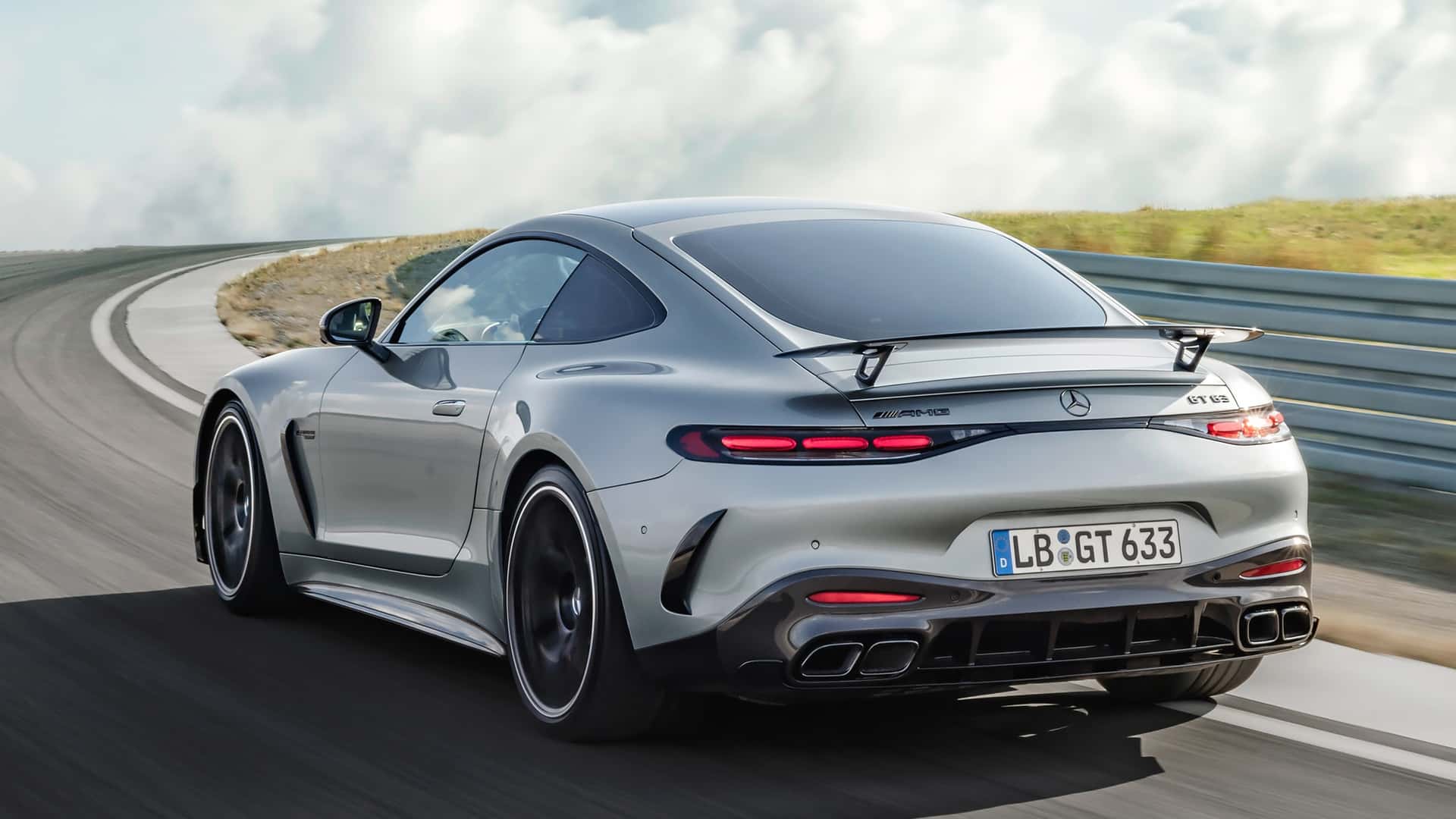 مرسيدس AMG GT 2024 كوبيه الجديدة تنطلق رسمياً بقوة قصوى 577 حصان 19