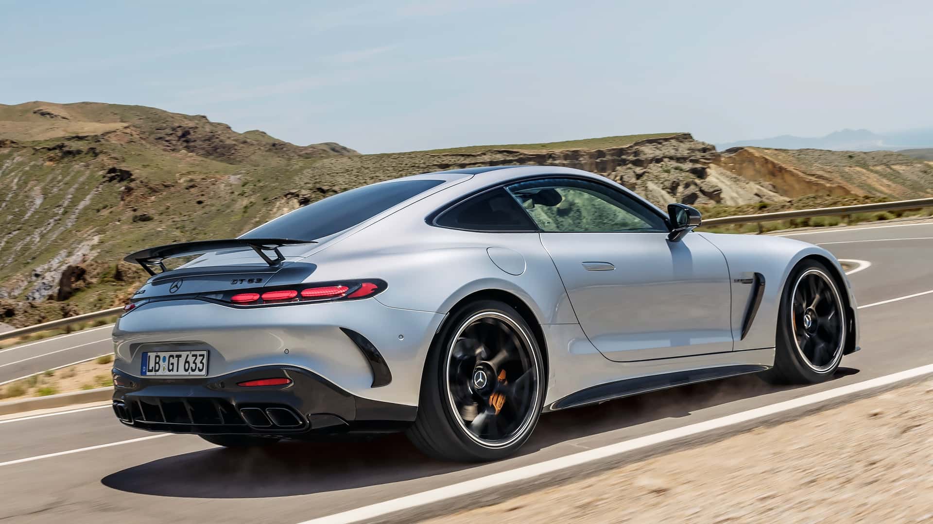 مرسيدس AMG GT 2024 كوبيه الجديدة تنطلق رسمياً بقوة قصوى 577 حصان 37