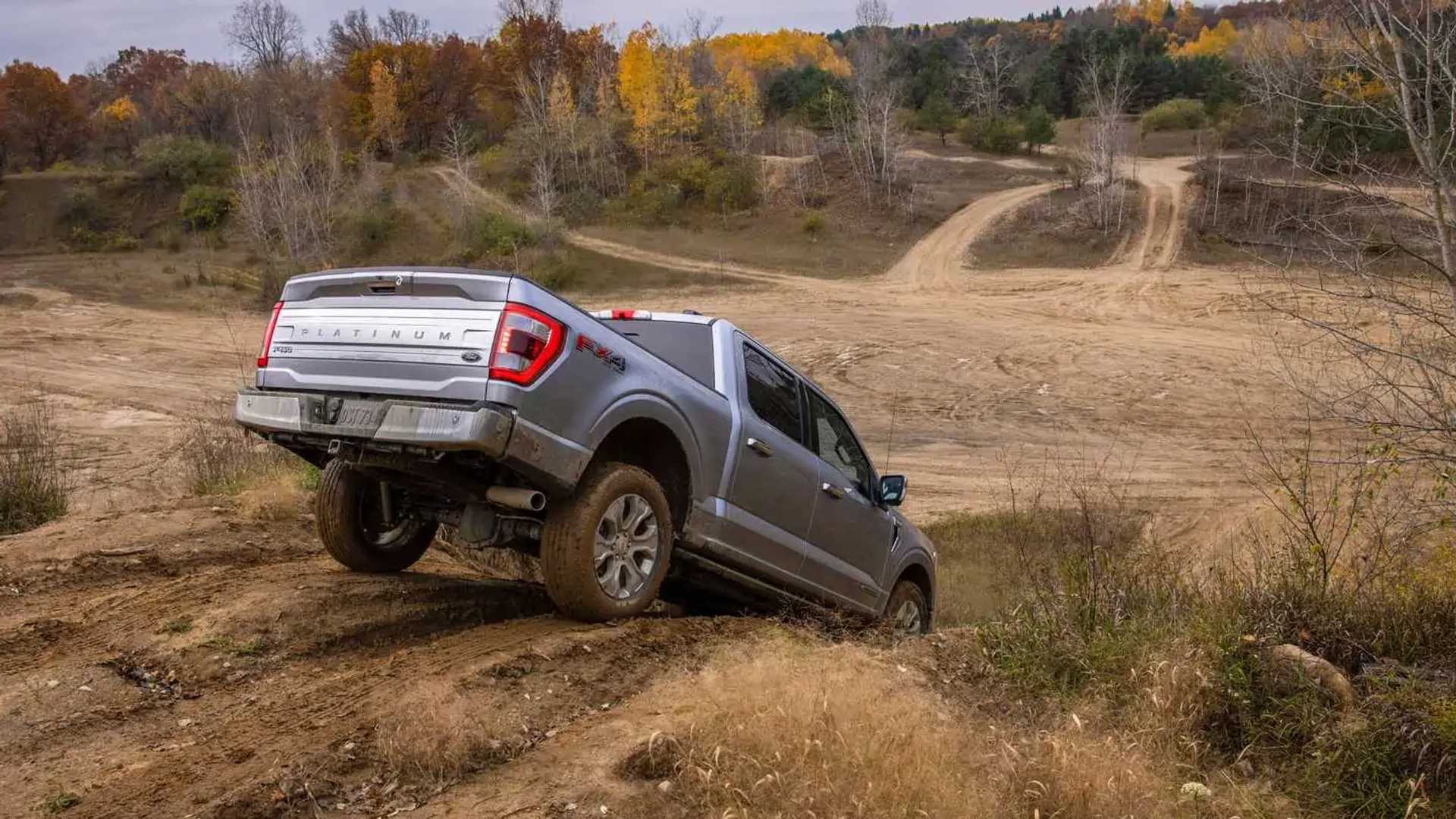 فورد تستدعي 900 ألف شاحنة F-150 بالولايات المتحدة لمخاطر التوقف المفاجئ 4