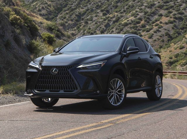 لكزس NX الرياضية F-Sport أم الفل كامل.. تعرف على الاختلافات بين السيارتين 1