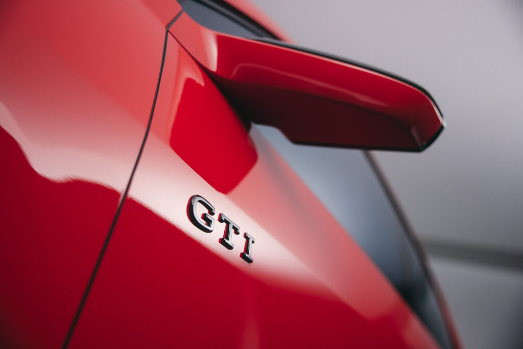 فولكس واجن ID GTI الاختبارية تنكشف رسمياً بتصميم مستوحى من أجيال جولف السابقة 8