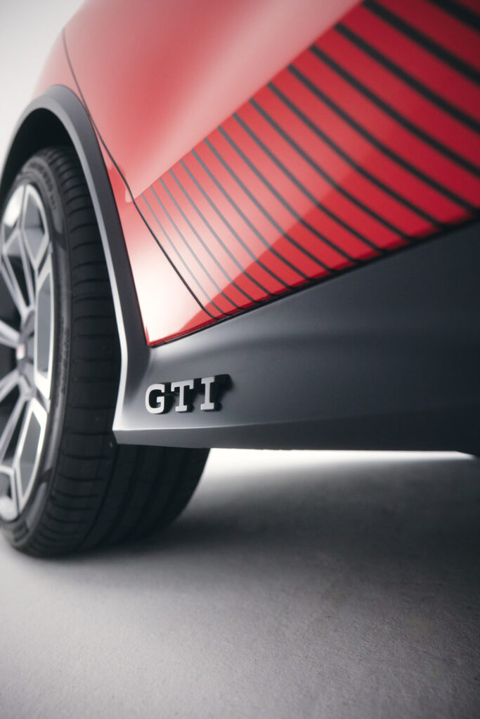 فولكس واجن ID GTI الاختبارية تنكشف رسمياً بتصميم مستوحى من أجيال جولف السابقة 10