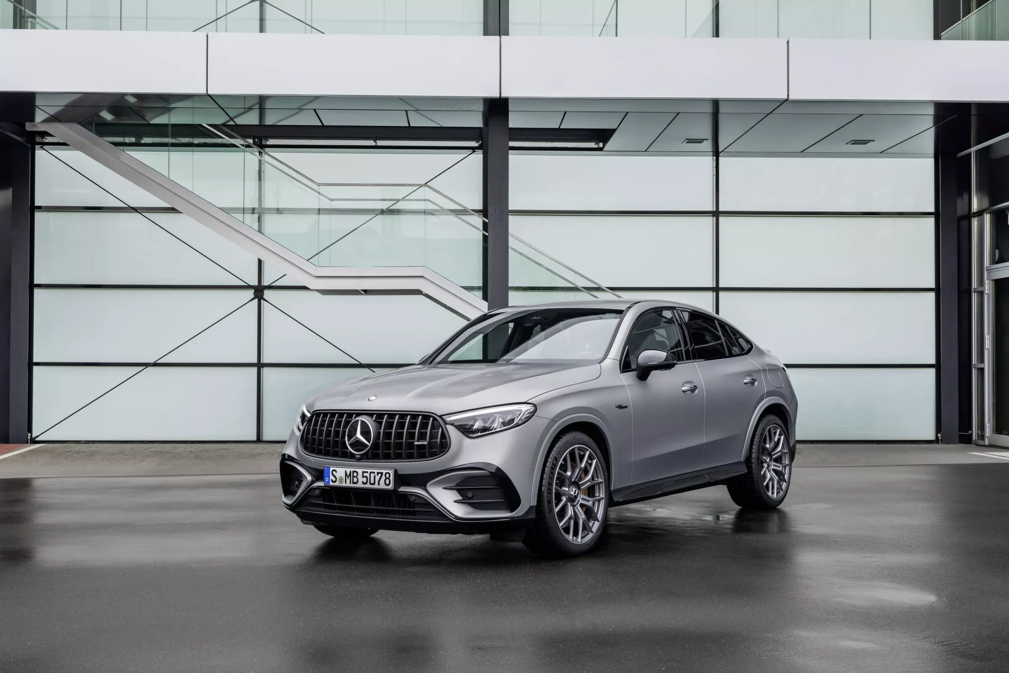 مرسيدس AMG GLC كوبيه 2024 الجديدة تنطلق بقوة تصل إلى 680 حصان 29