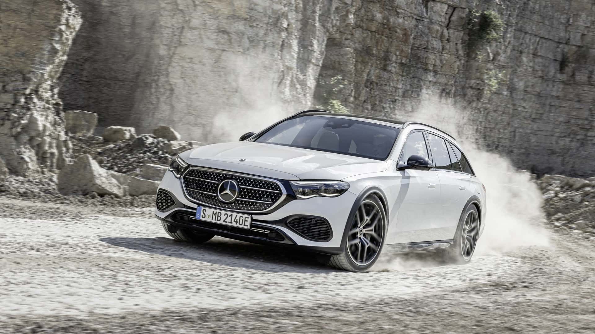 مرسيدس E-Class All Terrain الجديدة للتضاريس الوعرة تنكشف رسمياً بقوة 375 حصان 24