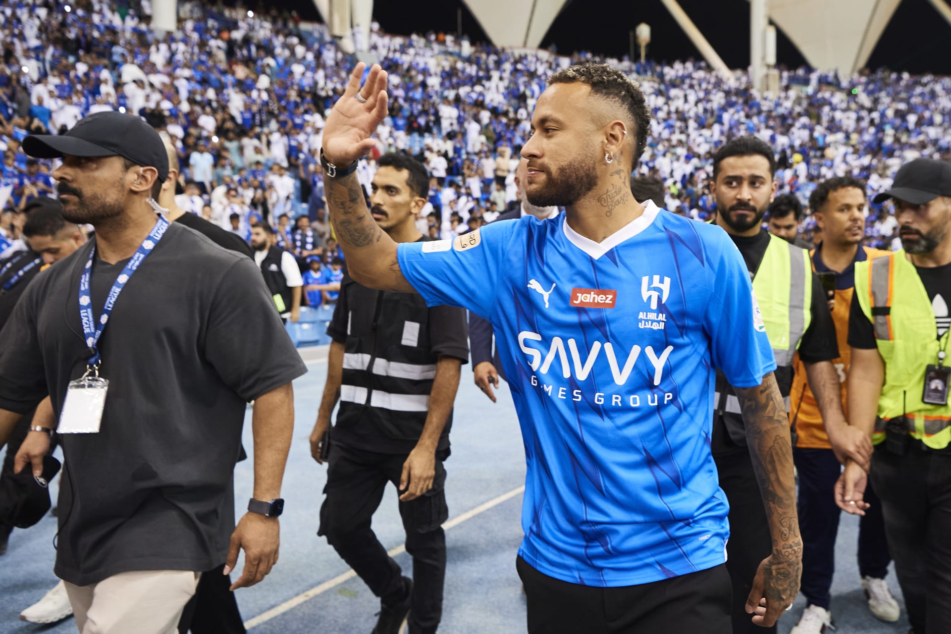 كلاسيكو الهلال والاتحاد خارج دوري روشن .. هذه أفضل سيارات يمتلكها اللاعبين 9