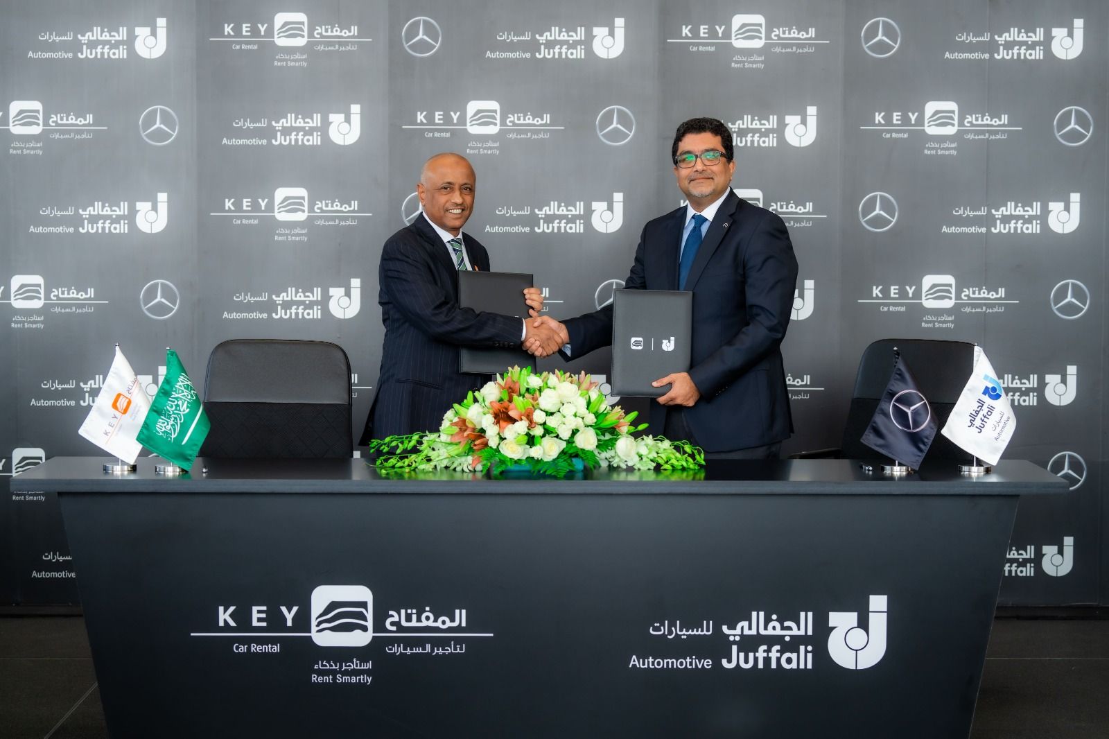 الجفالي للسيارات تزود المفتاح للتأجير بسيارات Mercedes-Benz EQS الكهربائية 2