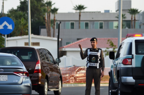 "المرور" يشدد على أهمية الالتزام بالمسار الخاص بالدوران  9