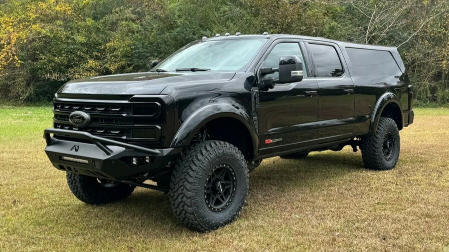 شاحنة فورد F-250 تتحول إلى SUV ضخمة لتسعة ركاب مع عزم دوران 1,625 نيوتن متر