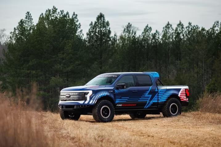 فورد F-150 لايتنينج الكهربائية تحصل على إصدار عضلي جديد للتضاريس الوعرة 1