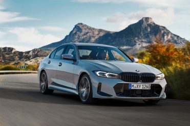 بي ام دبليو 320i 2024 في السعودية: أبرز مميزات السيدان القوية في فئتها 2