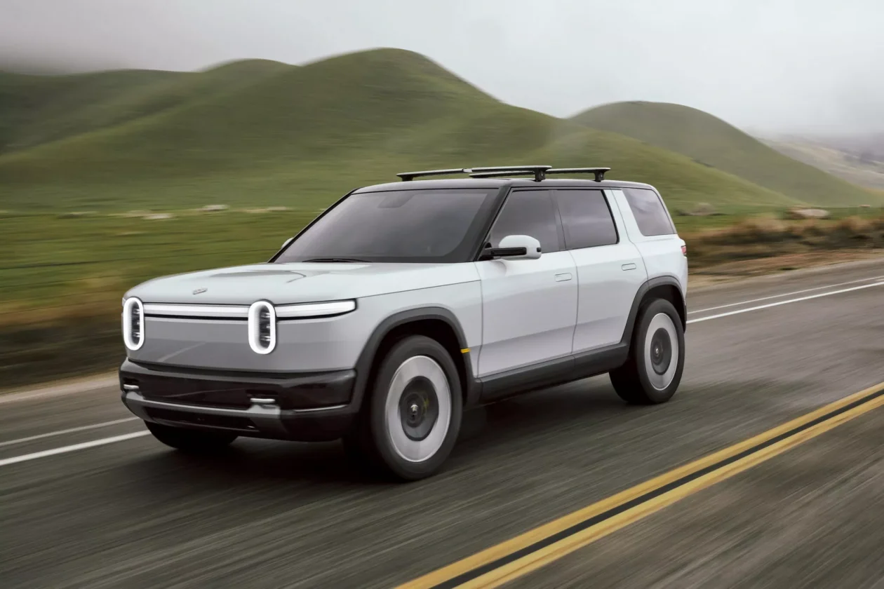 تحتوي هذه الصورة على سمة alt فارغة؛ اسم الملف هو 2026-Rivian-R2-prototype-photos-16-2048x1366-1.webp