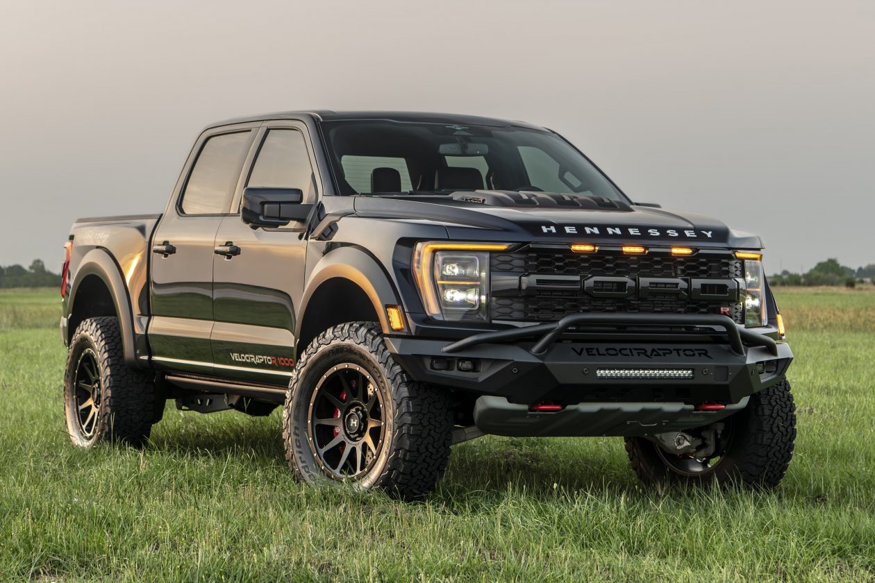 فورد F-150 رابتر R المعدلة من هينيسي بقوة تتجاوز 1,000 حصان تصل إلى خطوط الإنتاج بعدد حصري 10