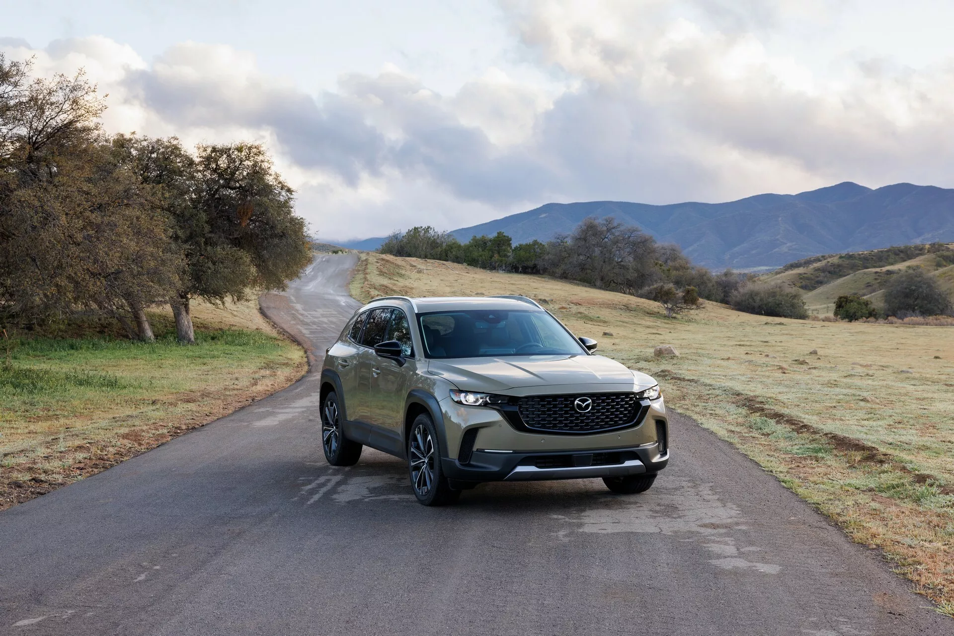 مازدا CX-50 موديل 2025 ينطلق في أمريكا بنظام هايبرد جديد من تويوتا وتحديثات جمالية وتقنية 4