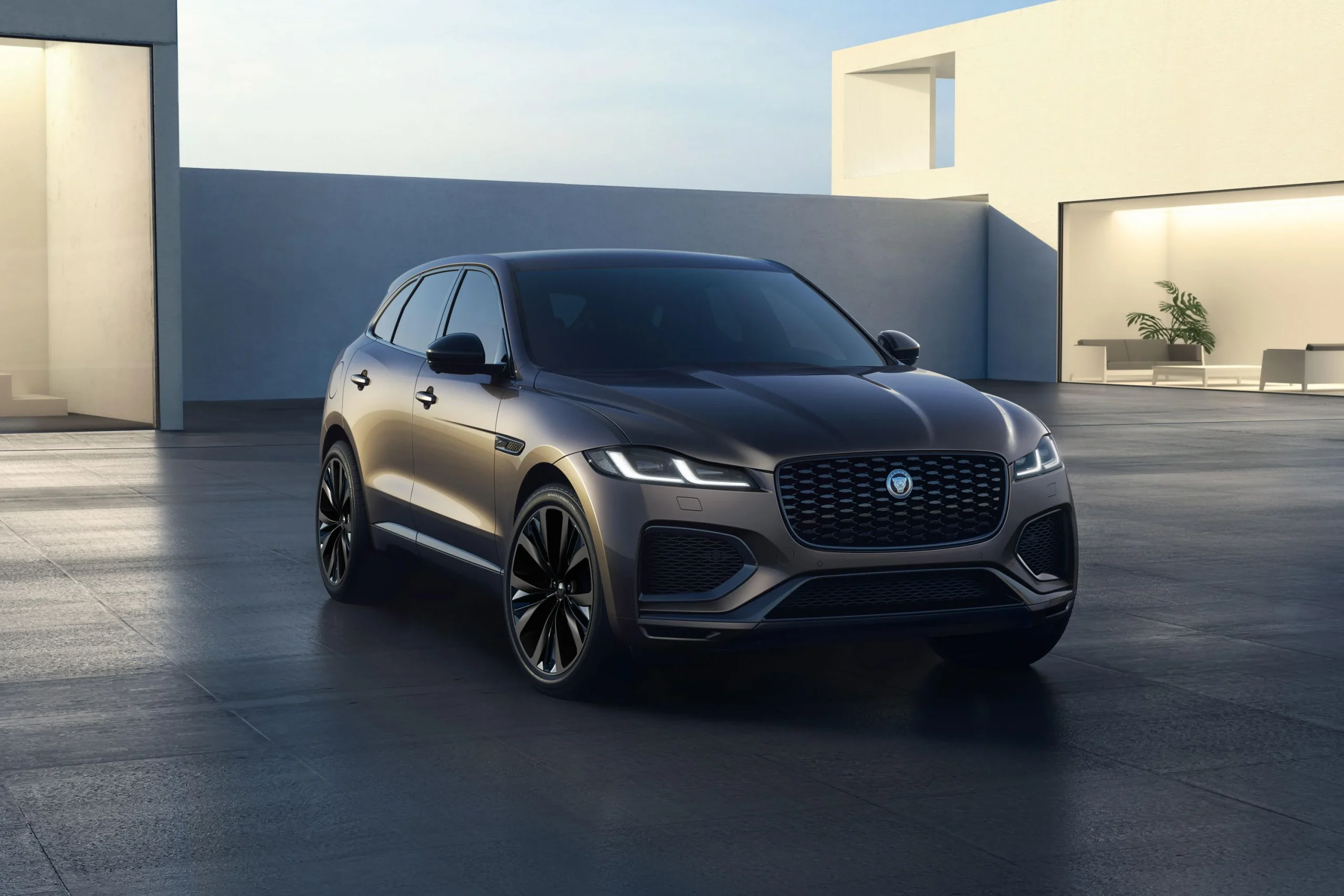 تحتوي هذه الصورة على سمة alt فارغة؛ اسم الملف هو 2023-jaguar-f-pace-400-sport-1-scaled.webp