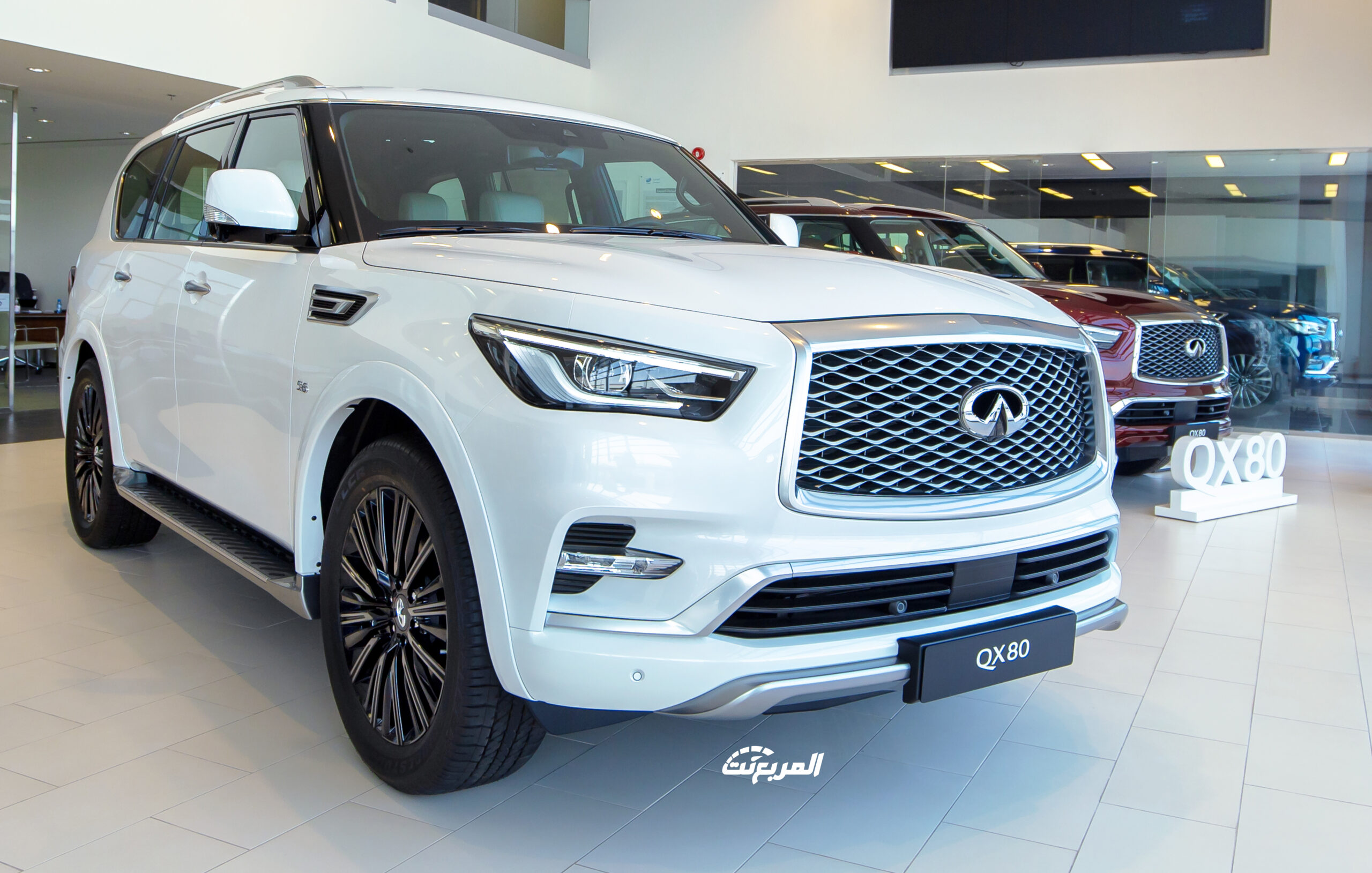 مواصفات انفينيتي QX80 2025 بجميع الفئات والأسعار المتوفرة وأبرز العيوب والمميزات