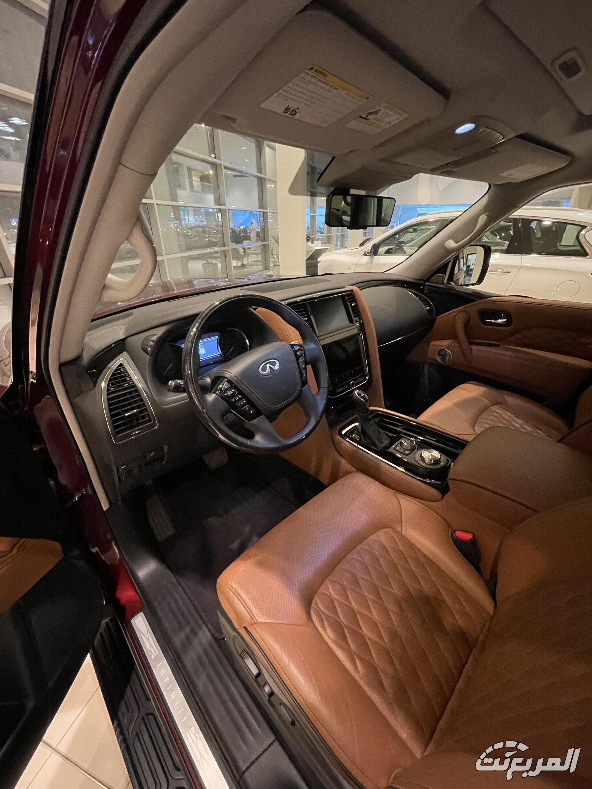 مواصفات انفينيتي QX80 2025 بجميع الفئات والأسعار المتوفرة وأبرز العيوب والمميزات