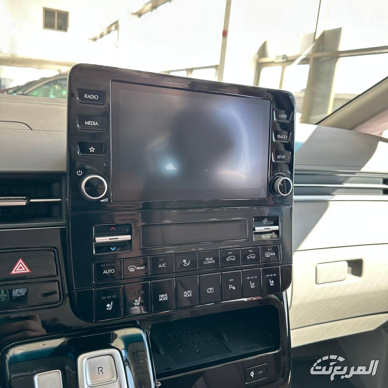 هيونداي ستاريا 2025 12