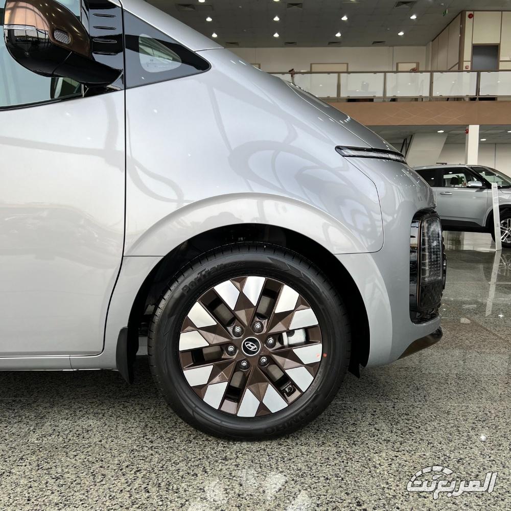 هيونداي ستاريا 2025 44