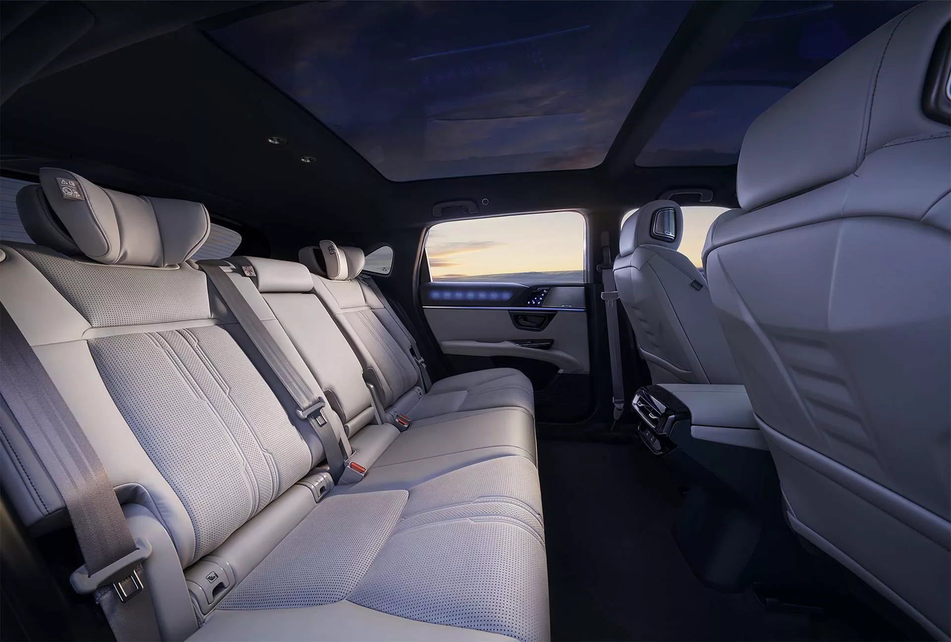 هوندا تطرح سيارة S7 SUV الكهربائية الجديدة كلياً في الصين بقوة قصوى 469 حصان 6