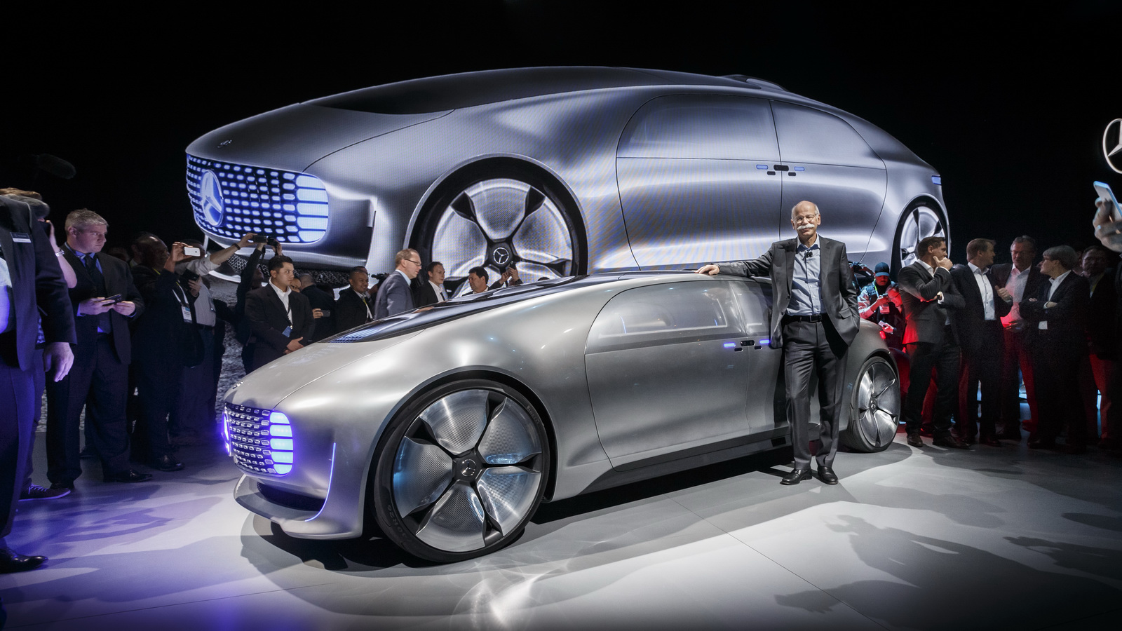 Mercedes-Benz-F-015-Luxury-in-Motion-Concept-12