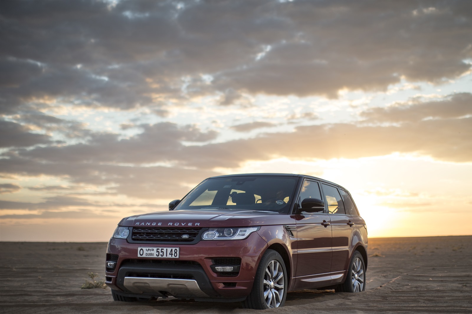 Range-Rover-Sport-Empty-Quarter-Challenge-1[3]