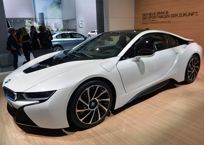 "تقرير" بي ام دبليو اي 8 BMW i8 الجديدة الكهربائية صور ومواصفات واسعار 12