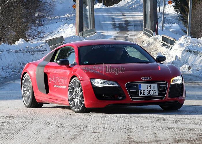 اودي تقول ان سيارتها R8 2015 القادمة الجديدة كلياً لن تكون سيارة هجينة Audi R8 7