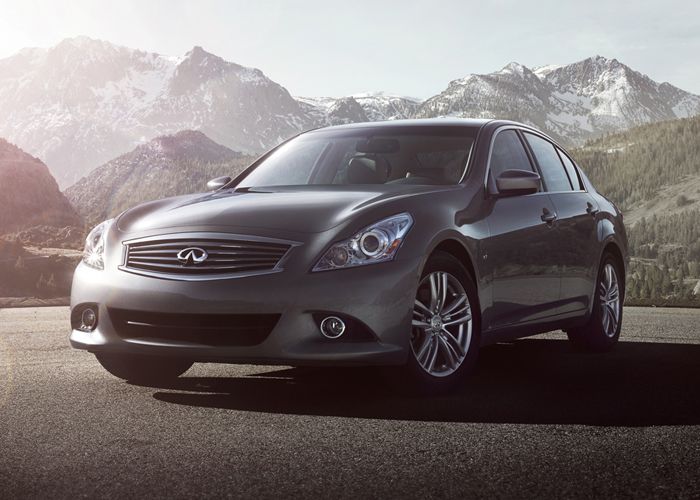 انفينيتي G37 2015 سيدان ستأتي بأربعة الون جديدة وسبع سرعات Infiniti G37