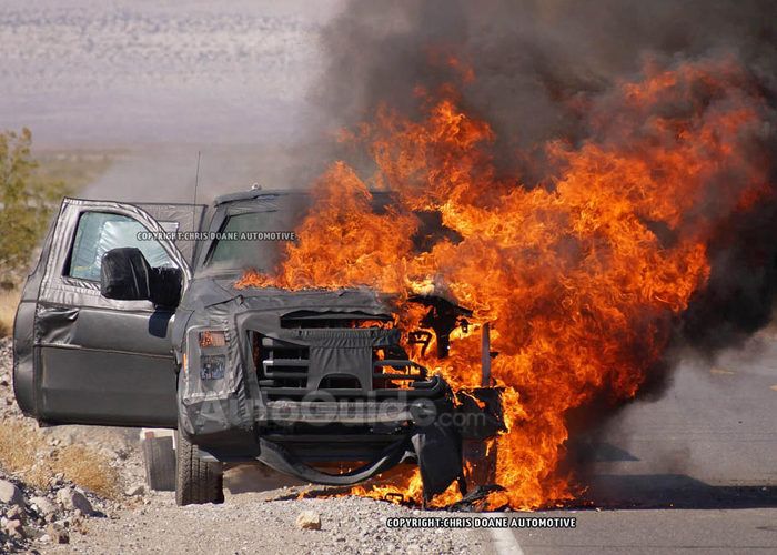 “بالصور” احتراق فورد سوبر ديوتي 2016 الجديدة خلال اختبارها Ford Super Duty