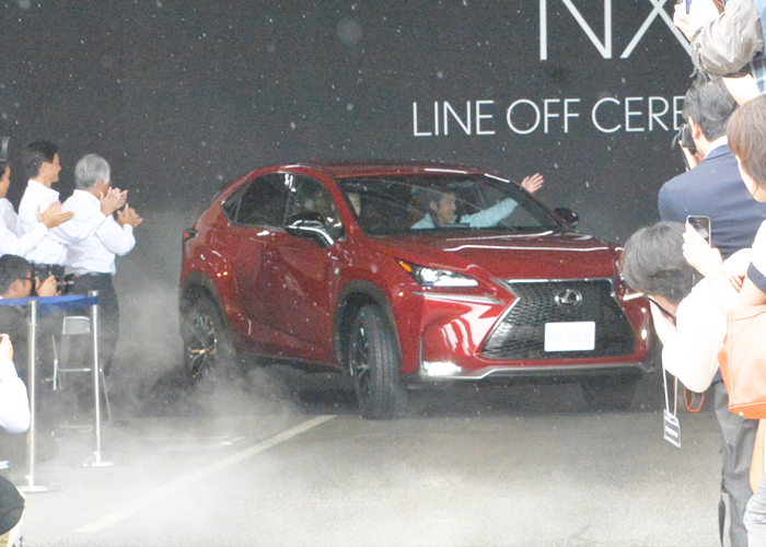 "فيديو" شاهد عملية تصنيع سيارة لكزس أن إكس 2015 الجديدة في اليابان Lexus NX 11