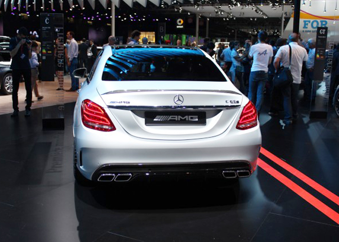 مرسيدس سي 63 2015 ايه ام جي الجديدة تتألق في باريس Mercedes-Benz C63 AMG 8