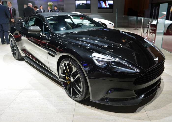 استون مارتن فانكويش 2015 بإصدار خاص من الكربون الكامل "صور ومواصفات" Aston Martin 5