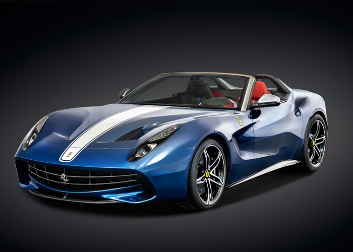 فيراري تكشف عن سيارتها Ferrari F60 أمريكا الخاصة احتفالاً بـ60 عام في الولايات المتحدة 1