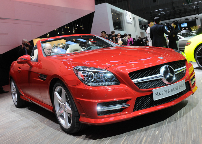 مرسيدس بنز SLK كوبيه تظهر بإمكانات كبيرة تجعلها تنافس بورشه كايمان Mercedes-Benz SLK 5