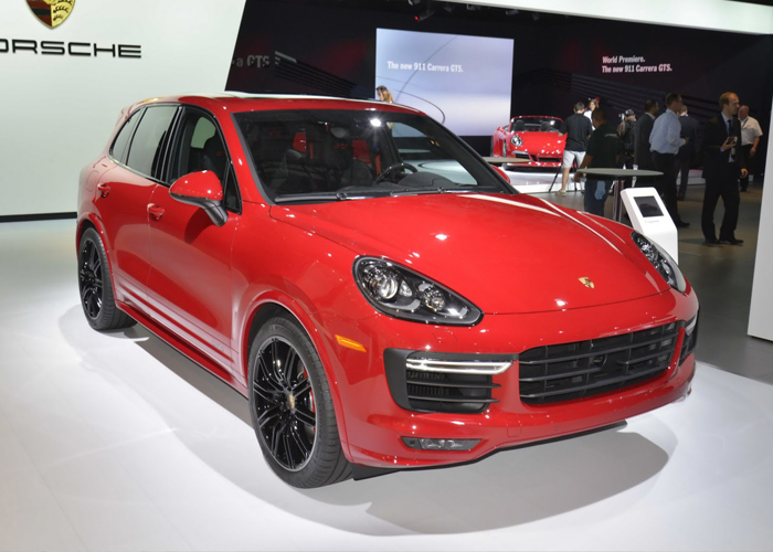 بورش كايين GTS 2015 تظهر بالتطويرات الجديدة "صور ومواصفات" Porsche Cayenne 10