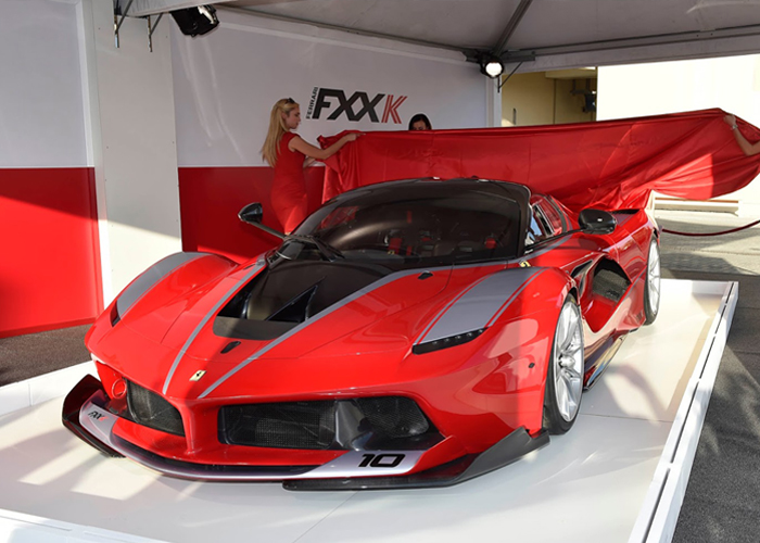 فيراري FXX K بقوة 1036 حصاناً تكشف عن نفسها رسمياً Ferrari FXX K 5