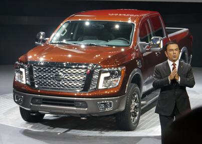 نيسان تيتان 2016 تحصل على محرك V8 "صور ومواصفات" Nissan Titan 4