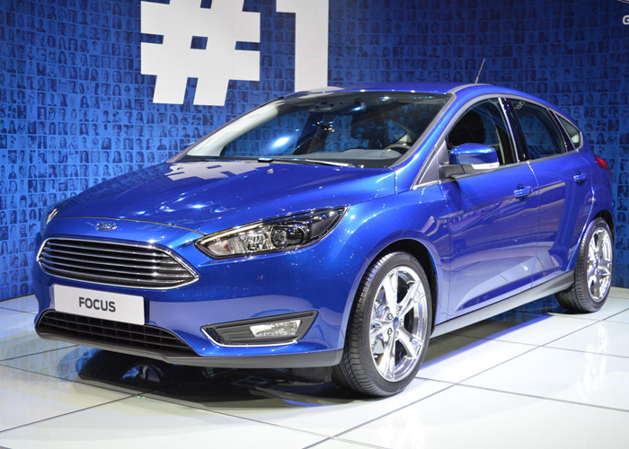 فورد فوكس 2015 الجديدة بالواجهة الامامية المعدلة تظهر اخيراً Ford Focus