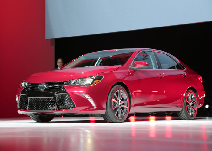 "بالصور" كامري 2015 الجديدة كلياً رسمياً تظهر اخيراً في معرض نيويورك الان Toyota Camry 1