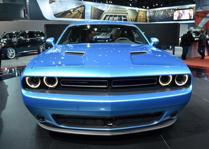 دودج تشالنجر 2015 بمحرك جديد 485 حصان وبشكل جديد كلياً Dodge Challenger 8