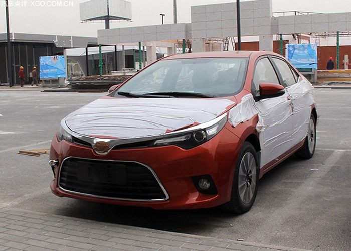 "بالصور" تويوتا كورولا 2015 سيدان بشكل جديد للسوق الصيني Toyota Corolla 5