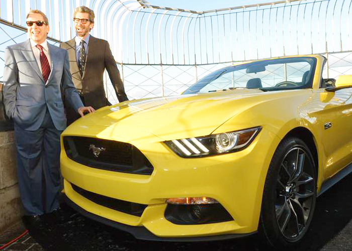 "بالصور" فورد موستنج 2015 الجديدة فوق أعلى مبنى بمدينة نيويورك Ford Mustang 2