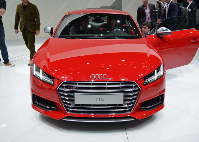 اودي 2015 TT وTTS تكشف عنهم في معرض جنيف للسيارات Audi TT 2015 7