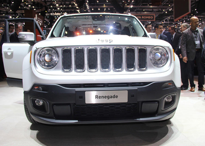 جيب رينيجيد 2015 الجديدة تكشف نفسها بمعرض جنيف للسيارات Jeep Renegade 6